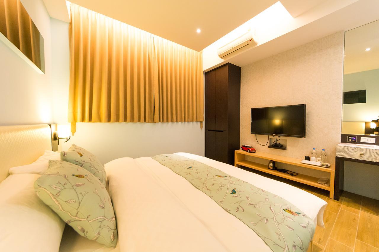 W Hostel Tainan Extérieur photo