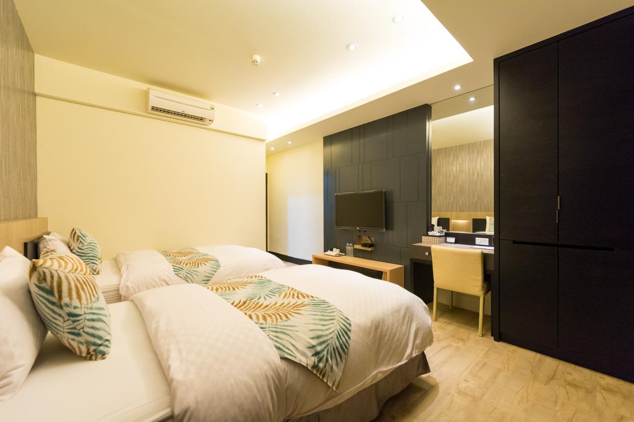 W Hostel Tainan Extérieur photo