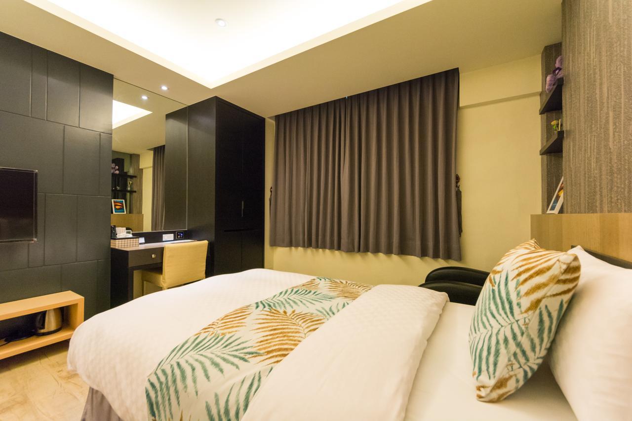W Hostel Tainan Extérieur photo