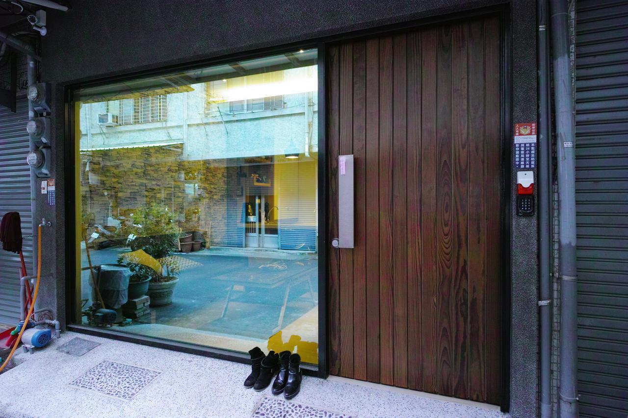 W Hostel Tainan Extérieur photo